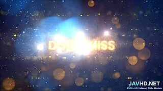 看这个亚洲阴道湿了并喷水，日本业余爱好者在行动