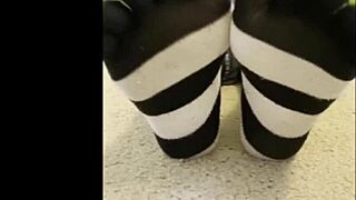 teen worships sexy feet and butts in story