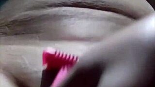 guy cleans her pussy thoroughly in casual setting