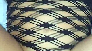 Sexo anal con mi amigo sin preservativo fumando un cigarrillo mientras le hago sexo oral a mi amigo fumar me pone caliente no puedo aguantar quiero disfrutar de una enorme polla en mi coño mojado