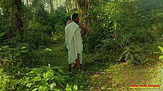 I fucked my naughty ex girlfriend outdoors in the bush