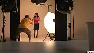 亚洲美女Yu Uehara吸鸡巴直到精液喷射在嘴里