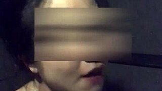 亚洲人妻健身房淋浴用假屌自慰，你这骚货？