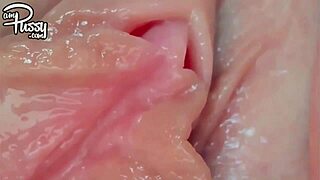 i'm masturbatin my beautiful creamy pussy close up