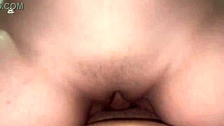 Compañeros de Trabajo Comparten Habitación y Follando