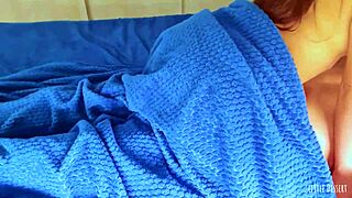 gorgeous tanned latina rubs pussy