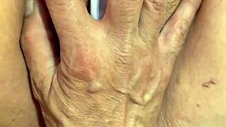 Is rubbing the juiciest pussy making you moan?