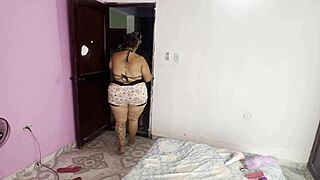 拉丁妹被继兄女上位操紧屁眼狂叫