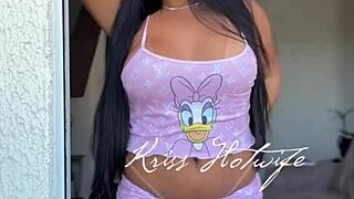 A vizinha peladinha te espera no melhor fan club