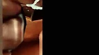 una francesa caliente de enormes tetas me ordeña la verga imvu