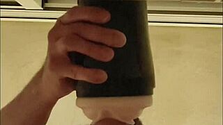 Follando mi fleshlight hasta que me hace temblar del orgasmo