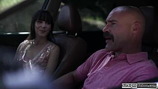 男人户外激情后入继子娇小18+女友