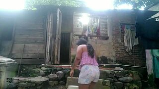 mi hermanastra tiene fetiche de oler mi ropa interior 😏