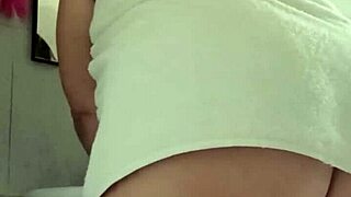 Hot Mature In Shower Prepares For Fucking