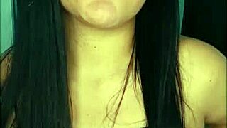 Beautiful Colombian records herself with her boyfriend in a homemade video