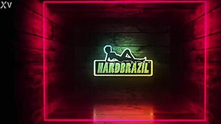 fudendo a novinha no pelo