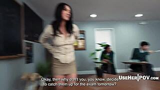 Did you hear we can freeuse teacher Whitney OC? She's woke!