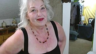 Sexy mature sends panties to dominican lover. Want to see fingering?