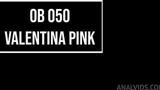 Behind the scenes with Valentina Pink