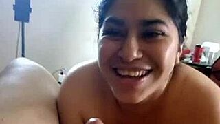 Sexo oral y dedos en el culo detallados con pasión intensa.