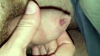 老婆随意打飞机快速射精小场面