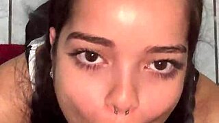 Chupar o pau cheio de veias do Wellington Prado e deixar ele todo babado antes de meter