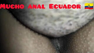 mmm, lamiendo el culo y vagina de mi esposa ecuatoriana culona en doggystyle position