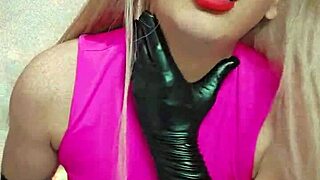 i feel so drawn to this pretty pink transsexual beauty