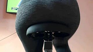 瑜伽裤健身妹独练尿裤恋物自慰