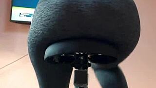 瑜伽裤健身妹独练尿裤恋物自慰