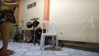 Madrastra with trenzas hair looks regia seducing hijastro for riding his polla in tetona sex