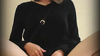 可爱台湾人妖公共撸大屌快速射精