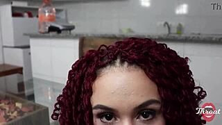 Meu consolo veio da meia-irmã com um boquete profundo depois do término com a namorada.