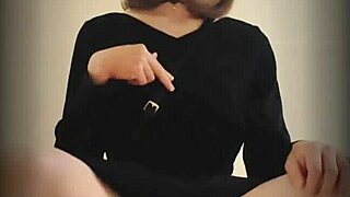 可爱台湾人妖公共撸大屌快速射精