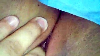 venezolana merideña appears in a brief solo masturbation clip from her recent amateur session