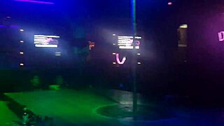 18 Años Latina Teen Dancing On Desk