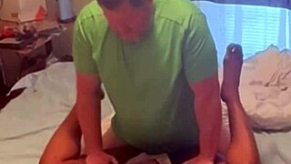 Homemade amateur ebony next door neighbor came over to fuck in bedroom! 🔥