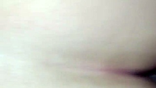 enorme gozada dentro do cu da safada que colocou toda a porra pra fora no interracial anal