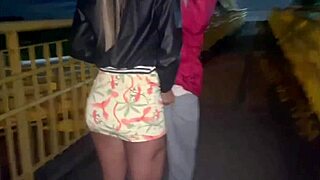 chupei um fã no meio da rua com sexo oral público e gozada na boca