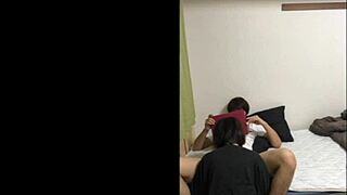 黑发短发女友上班说舔我鸡巴然后…