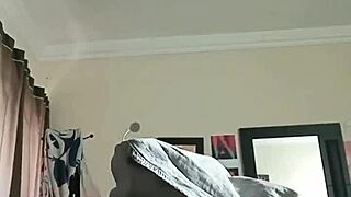 le destrozo el culo a mi amiga, spanking that curvy latina ass 😈🍑