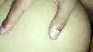 嘿，终于肏了大学室友第一次，她求我内射紧逼！