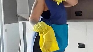 Mi Jefe Me Pide Que Le Chupe La Polla En Mi Trabajo