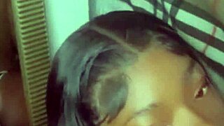 我的娇小18+继妹在家跳上试我巨黑屌真猛