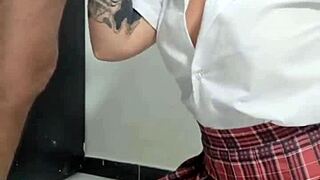 Real casting amateur with colombian latina milf sucking the husband's cock of my friend in pov interview