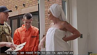 i uh was that blonde cougar with massive boobs bein so kind to the robber givin him deep throat