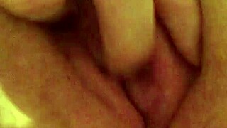 Solo Girl Fingers Her Wet Juicy Pussy