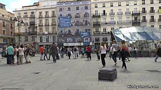 娇小西班牙骚货户外SM捆绑羞辱群P双插