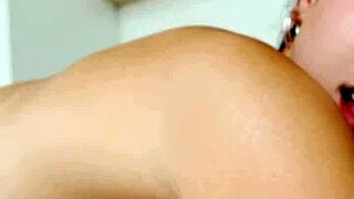 aprilbigass shares chat content 80 from 395 on fikfap dated mar 27 2025