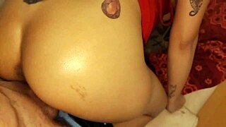 瘦熟女AV试镜首次肛交紧屁眼内射，爱上Vagninho和Holy Rubi的屁股！